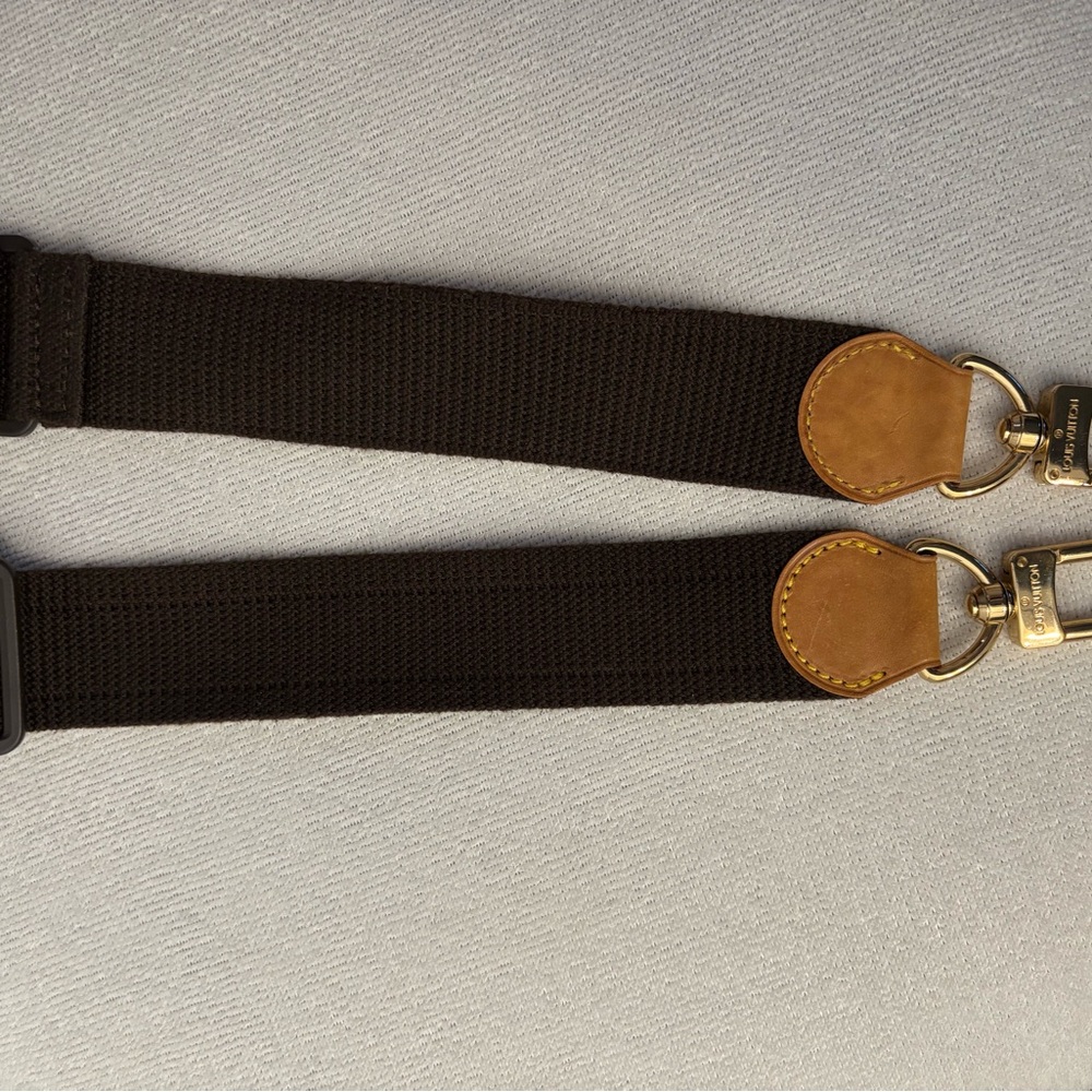 Excellent condition authentic strap. - Picture 6 of 9